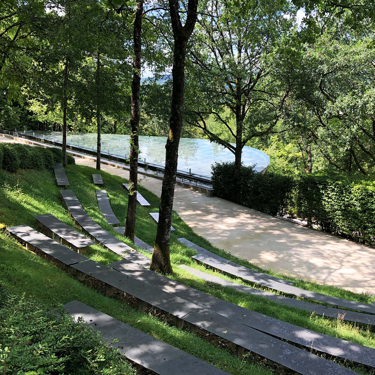 JARDIN DE L IMAGINAIRE - Amphithéâtre et serre - Atelier Naudier - Architecte Paysagiste Concepteur -Montpellier & Aix-en-Provence