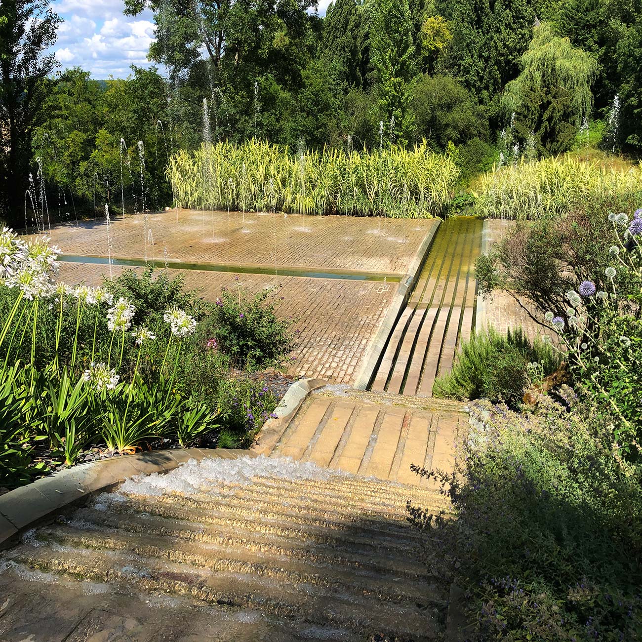 JARDIN DE L IMAGINAIRE - fontaine et chemin d eau - Atelier Naudier - Architecte Paysagiste Concepteur -Montpellier & Aix-en-Provence